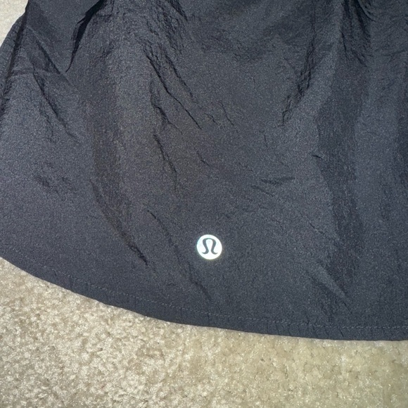 Lululemon Dolphin-Hem Mid-Rise Running
Short 3" - Black - L - Picture 8 of 9